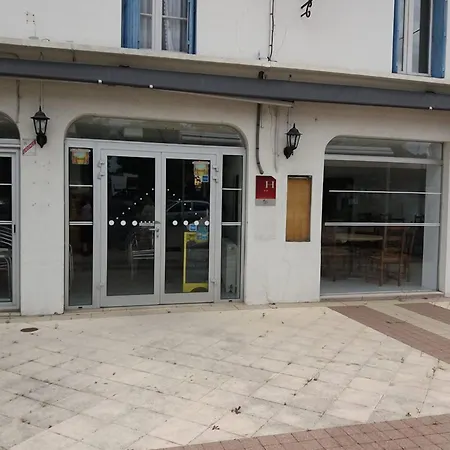 L' Albret Chr Hotel 2*